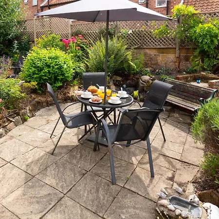 2 Bed In Oc-w1032 Whitby