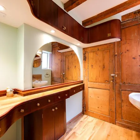 2 Bed In Oc-w1032 휫비